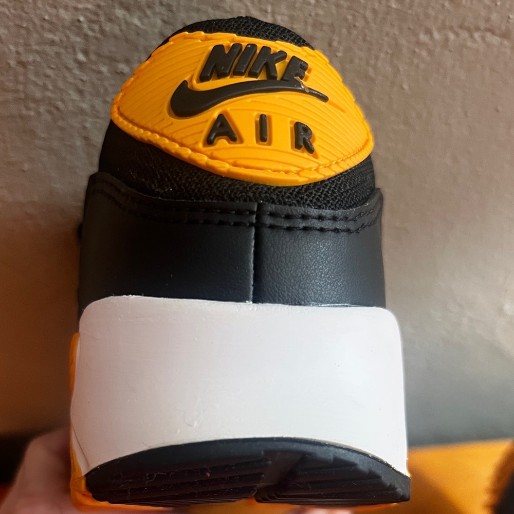 Nike AirMax 90 Black and Gold Athletic Shoes Men’s Size 9.5, Women's Size 8 - Picture 12 of 14